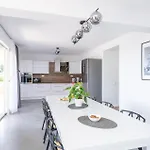 Lovely Apartment In Molunat With Wifi * モルナット