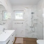 Lovely Apartment In Molunat With Wifi 別荘 *