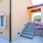 別荘 Lovely Apartment In Molunat With Wifi モルナット