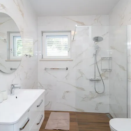 2 Bedroom Stunning In 別荘 *