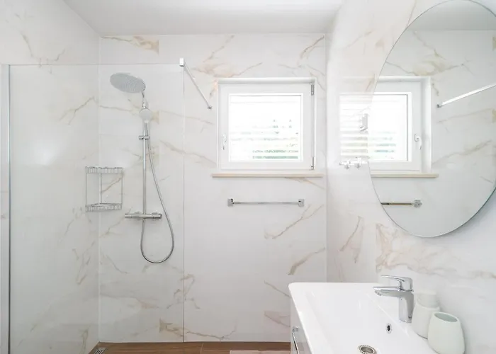 بيت للعطل In With Wifi